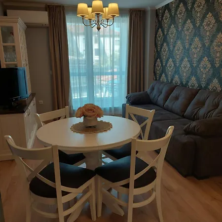 Luny Art Center * Roese