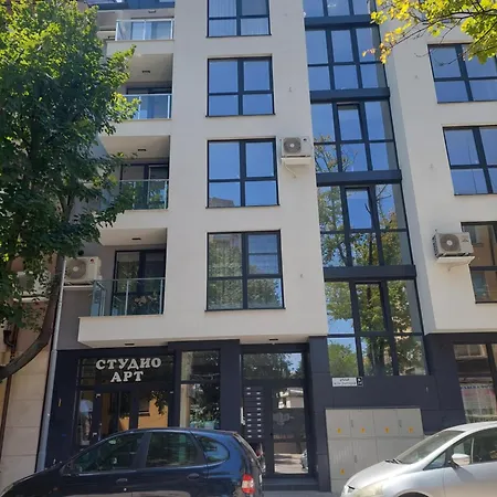 Luny Art Center דירה