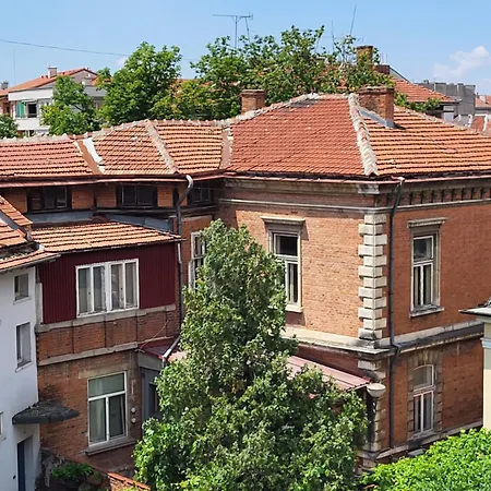 Luny Art Center Ρούσε