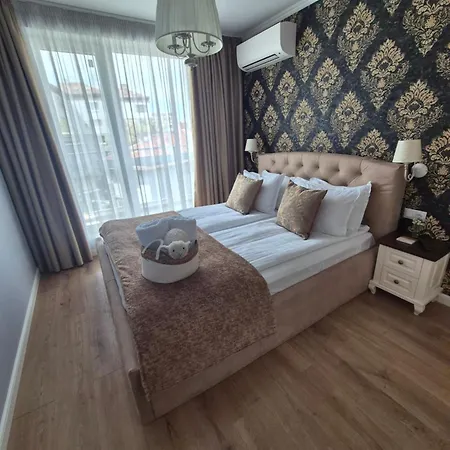 Luny Art Center דירה