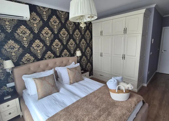 Daire Luny Art Center *